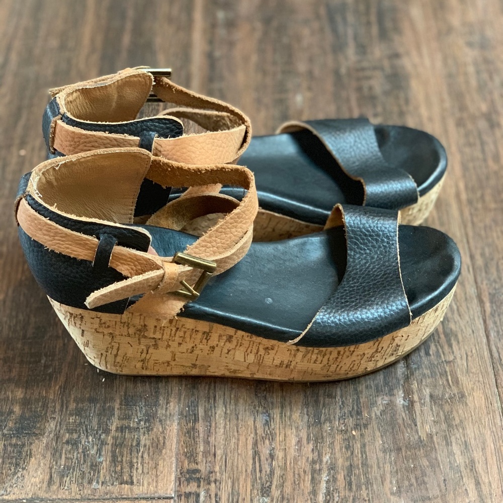 Gee Wawa flatform sandals size 7.5